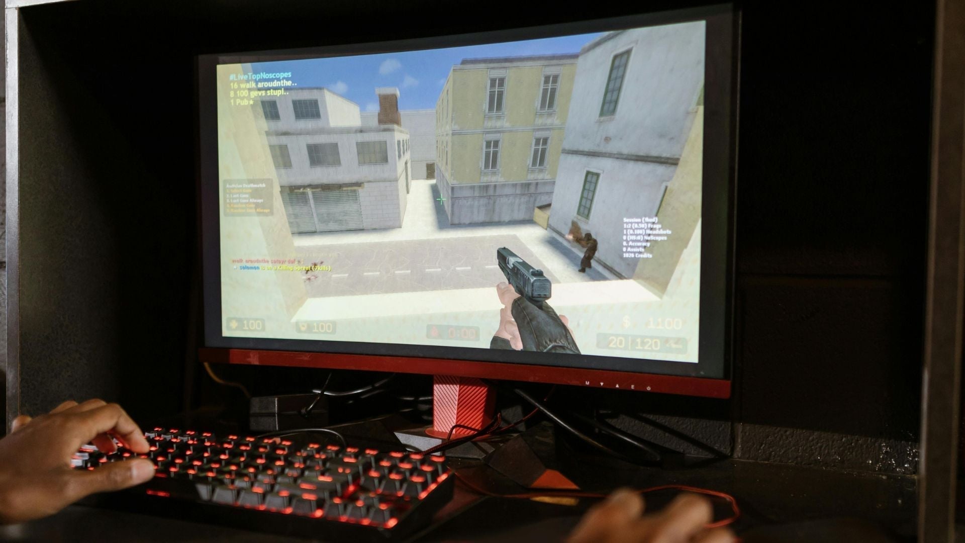 Counter Strike being played on the computer